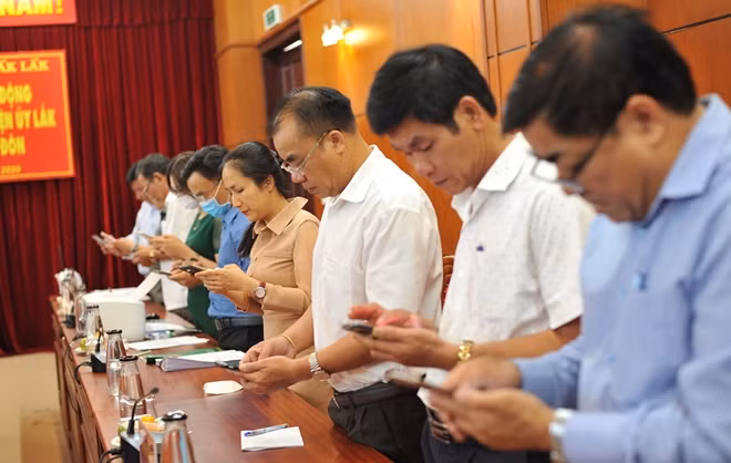 Các đại biểu trong buổi công bố nhắn tin “Toàn dân tham gia ủng hộ phòng, chống dịch bệnh COVID-19” do Bộ TT và TT, UBTW MTTQ Việt Nam phát động