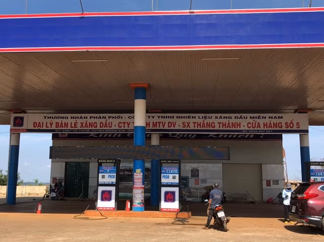 Một trong những cửa hàng xăng dầu bị xử phạt vì có hành vi gian lận thương mại