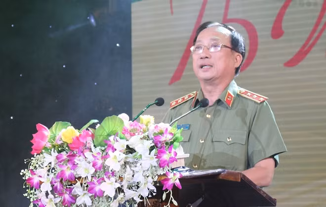 Thứ trưởng Nguyễn Văn Thành phát biểu chào mừng kahi mạc Hội diễn