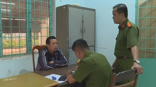 Chém gục nhân tình của vợ trong nhà nghỉ ảnh 3