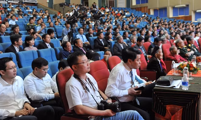 Các đại biểu tham dự tại buổi lễ