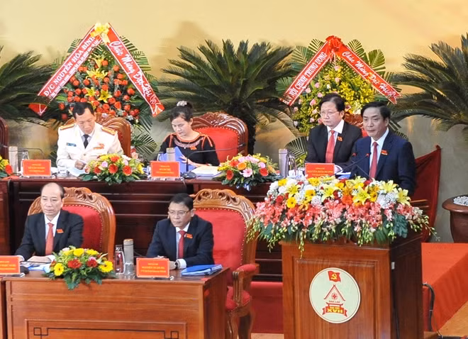 Đồng chí Bùi Văn Cường, Uỷ viên Trung ương Đảng, Bí thư Tỉnh uỷ Đắk Lắk phát biểu khai mạc Đại hội