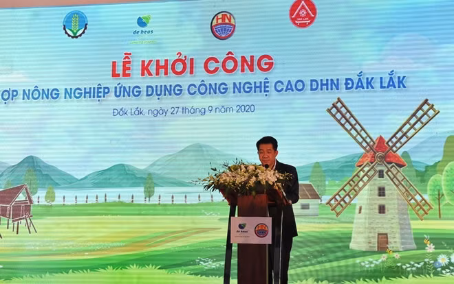 Ông Vũ Mạnh Hùng, Chủ tịch HĐQT, TGĐ Tập đoàn Hùng Nhơn phát biểu tại buổi lễ