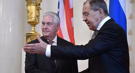 Ngoại trưởng Nga Sergey Lavrov tiếp đón Ngoại trưởng Mỹ Rex Tillerson trong chuyến thăm Moskva tháng 4-2017.