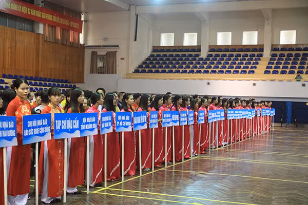 Có 167 vận động viên đến từ 39 cơ quan báo chí và các cấp hội nhà báo tham gia giải đấu.