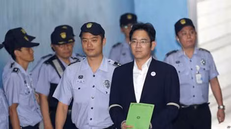 Phó Chủ tịch tập đoàn Samsung Lee Jae-yong tại phiên xét xử ngày 7-8-2017.