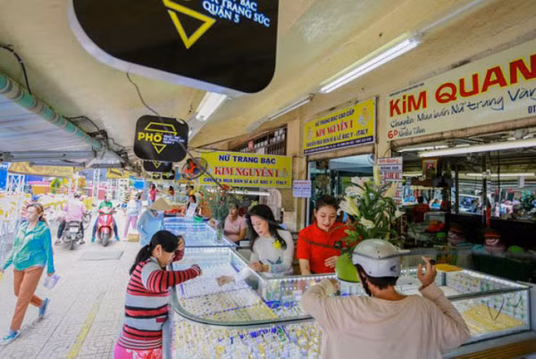 Phố kinh doanh vàng bạc, đá trang sức tại quận 5, TP Hồ Chí Minh.
