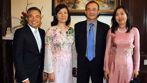Bà Lê Thị Thu Hằng trong một sự kiện ở Anh khi làm Tham tán Công sứ. Ảnh: Hội người Việt tại Anh.