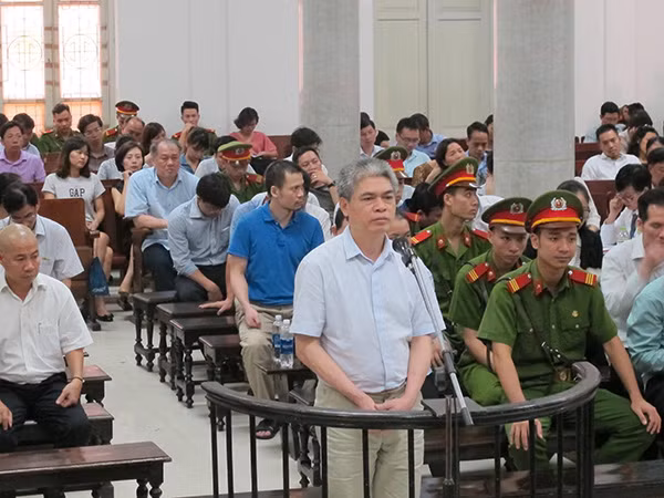 Bị cáo Nguyễn Xuân Sơn. Bị cáo Nguyễn Xuân Sơn.