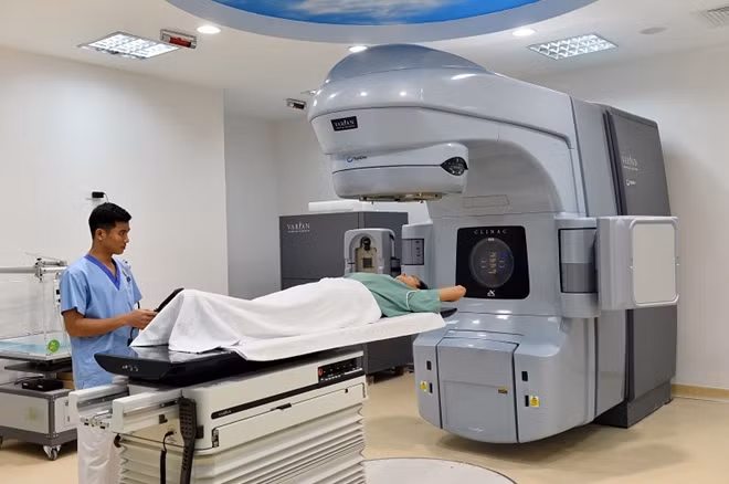 Bệnh ung bướu thường là bệnh nặng, chi phí tốn kém nên sự hỗ trợ của Vinmec sẽ đem lại thêm cơ hội được cứu sống cho người bệnh.
