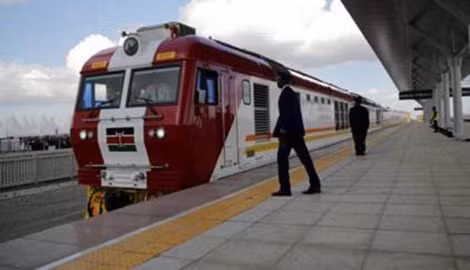 Tuyến đường sắt nối thủ đô Nairobi và cảng biển lớn Mombasa, Kenya do Tập đoàn Cầu đường Trung Quốc (CRBC) xây dựng. Ảnh: Reuters.