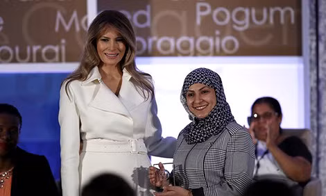 Melania Trump trao giải thưởng Phụ nữ Dũng cảm Quốc tế hôm 29-3.