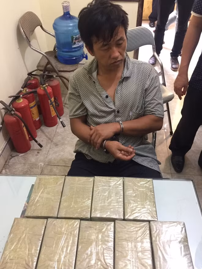 Đối tượng và tang vật.