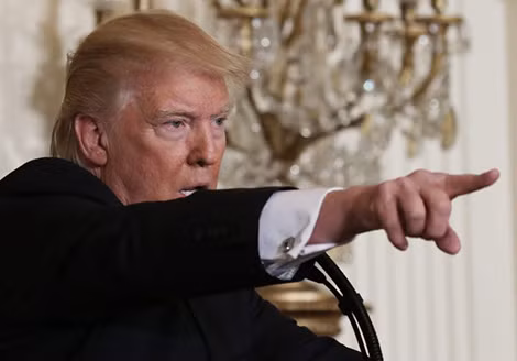 Ông Trump đổ lỗi cho phe Dân chủ trong thất bại của dự luật thay thế Obamacare. Ông Trump đổ lỗi cho phe Dân chủ trong thất bại của dự luật thay thế Obamacare.
