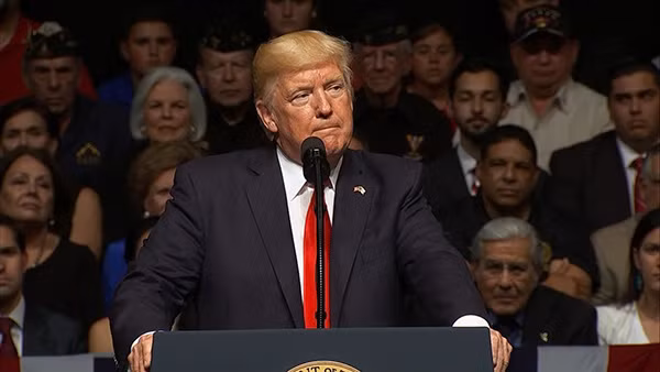 Tổng thống Mỹ Donald Trump thông báo thay đổi chính sách Cuba hôm 16-6. Tổng thống Mỹ Donald Trump thông báo thay đổi chính sách Cuba hôm 16-6.