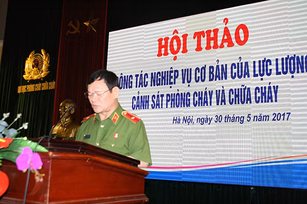 Thiếu tướng, PGS.TS Nguyễn Mạnh Hà, Hiệu trưởng trường Đại học PCCC phát biểu tại Hội thảo.