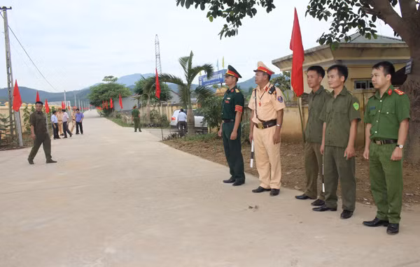 Lực lượng Công an, quân đội phối hợp bảo vệ đảm bảo an ninh, trật tự cho Ngày hội.