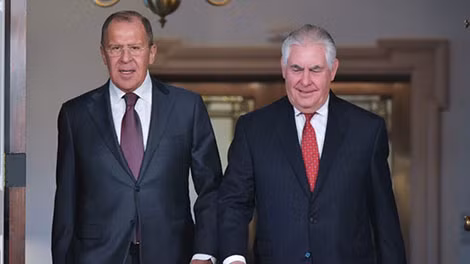 Ngoại trưởng Nga Sergei Lavrov (trái) và Ngoại trưởng Mỹ Rex Tillerson gặp mặt ở Washington, Mỹ.