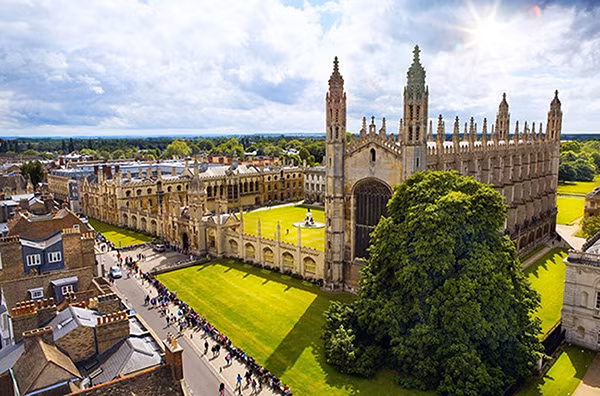Đại học Cambridge – một trong những trường Đại học hàng đầu thế giới sẽ là điểm đến hấp dẫn cho các thí sinh xuất sắc nhất VinCamp 2017.