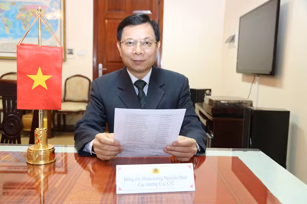 Thiếu tướng Nguyễn Dĩnh.