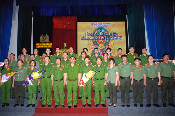Các đại biểu tại Hội thi Nghiệp vụ cơ bản do Cụm Thi đua số 6 tổ chức.