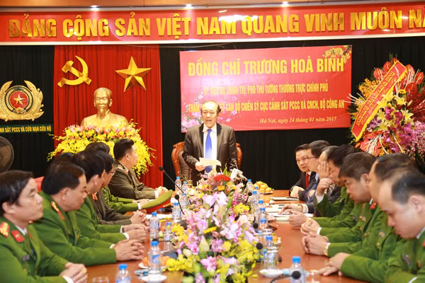 Phó Thủ tướng Thường trực Trương Hòa Bình phát biểu tại buổi kiểm tra công tác ứng trực Tết Nguyên đán Đinh Dậu 2017.