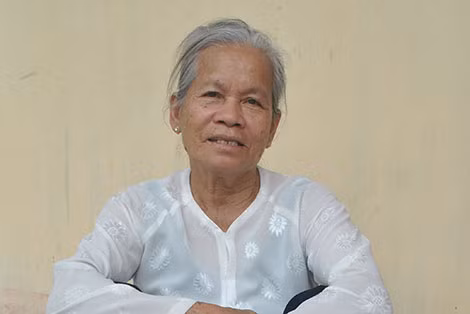 Bà Võ Thị Đào kể lại câu chuyện vắt sữa cứu thương binh. Bà Võ Thị Đào kể lại câu chuyện vắt sữa cứu thương binh.
