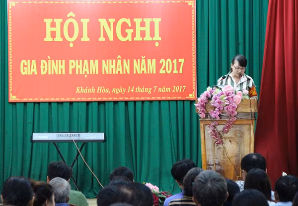 Đại diện gia đình phạm nhân và phạm nhân bày tỏ cảm nghĩ.