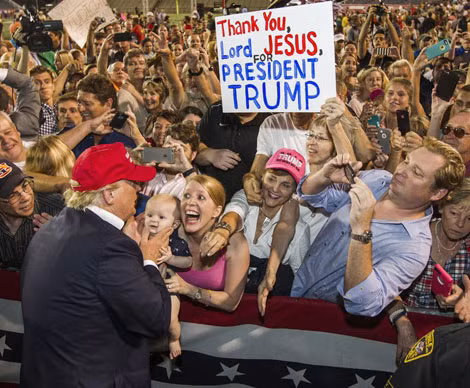 Từ khi còn tranh cử tổng thống, ông Trump đã có một lượng lớn người ủng hộ rất trung thành.