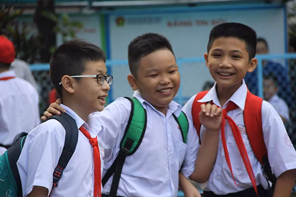 Học sinh Tiểu học Nguyễn Trọng Tuyển TP Hồ Chí Minh trong ngày tựu trường sớm. Ảnh:Huyền Nga.