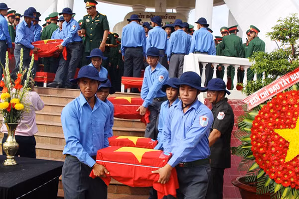 51 hài cốt liệt sĩ được an táng tại nghĩa trang huyện Hòn Đất.