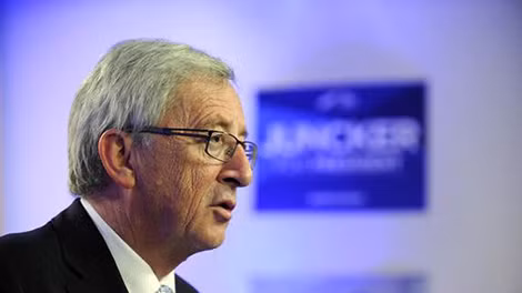 Chủ tịch Ủy ban châu Âu Jean-Claude Juncker khẳng định EU sẵn sàng có “những phản ứng thích hợp trong vài ngày tới” nếu các biện pháp trừng phạt của Mỹ ảnh hưởng tới các doanh nghiệp châu Âu có quan hệ hợp tác với Nga. Chủ tịch Ủy ban châu Âu Jean-Claude Juncker khẳng định EU sẵn sàng có “những phản ứng thích hợp trong vài ngày tới” nếu các biện pháp trừng phạt của Mỹ ảnh hưởng tới các doanh nghiệp châu Âu có quan hệ hợp tác với Nga.