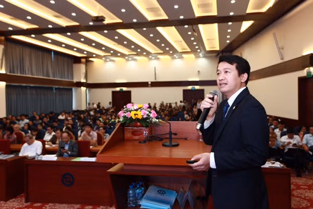 Ông Phạm Ngọc Tú, Phó Giám đốc Phụ trách Khối Quản lý Tài chính, Tập đoàn Bảo Việt chia sẻ kinh nghiệm về quan hệ nhà đầu tư và tổ chức Đại hội Đồng cổ đông theo chuẩn mực quốc tế.