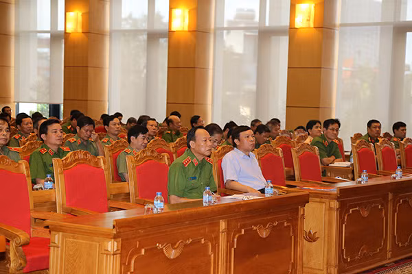 Toàn cảnh Hội nghị. Toàn cảnh Hội nghị.