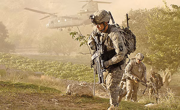Lính Mỹ tại Afghanistan năm 2011. Ảnh: National Review.