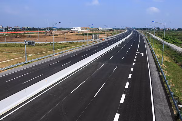 Nhiều dự án cấp bách chưa được bố trí vốn vì ngân sách eo hẹp.