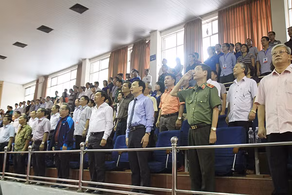 Các đại biểu và khán giả tại Lễ khai mạc.