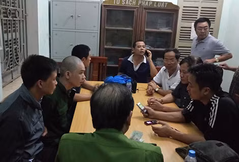 Sau 150 giờ trốn chạy, 2 tử tù Lê Văn Thọ và Nguyễn Văn Tình đã bị bắt giữ. Sau 150 giờ trốn chạy, 2 tử tù Lê Văn Thọ và Nguyễn Văn Tình đã bị bắt giữ.