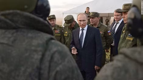 Tổng thống Nga Putin động viên sĩ quan, binh sĩ Nga thực hiện nhiệm vụ tại Syria. Ảnh: Sputnik.