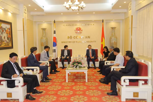 Toàn cảnh buổi tiếp.