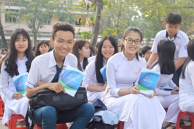 Năm 2017, chỉ có khoảng 70% học sinh Hà Nội được học trong các trường THPT công lập (ảnh minh họa).