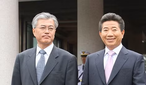 Ông Moon Jae-in khi còn làm Chánh Văn phòng nội các thời Tổng thống Roh Moo-hyun.
