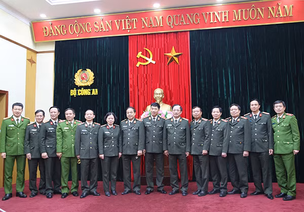 Các đại biểu tham dự phiên họp.