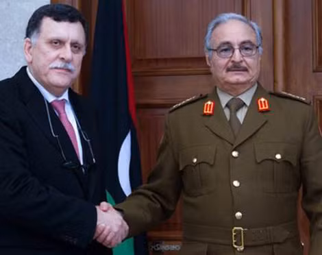 Hai nhà lãnh đạo Fayez al-Sarraj của chính quyền Tripoli và Khalifa Haftar của chính quyền Đông Libya tại cuộc họp ở UAE.