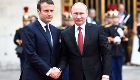 Tổng thống Pháp Macron tiếp Tổng thống Nga Putin tại lâu đài Versailles ngày 29-5.