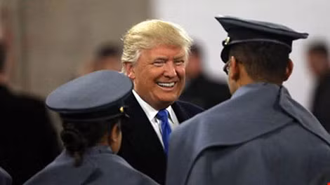 Nhiều người lo ngại sẽ có xung đột lợi ích khi ông Trump lên làm tổng thống.