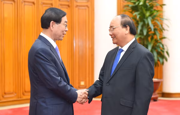 Thủ tướng Nguyễn Xuân Phúc tiếp ôngPark Won Soon, Đặc phái viên của Tổng thống Hàn Quốc.