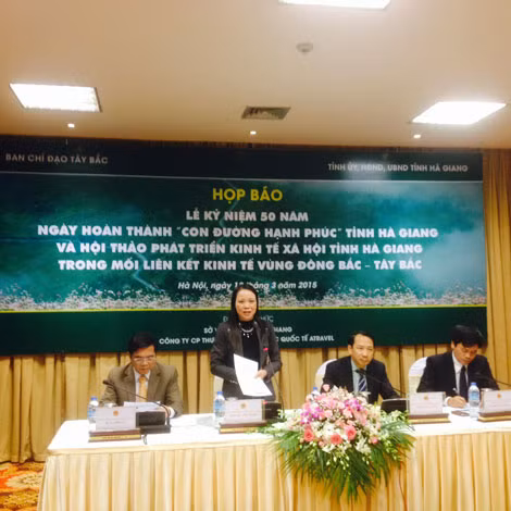 Ảnh họp báo.