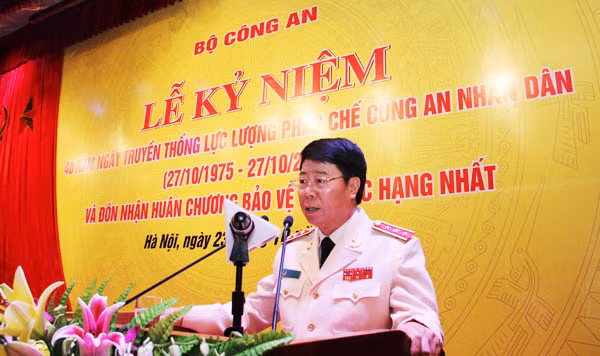 Thứ trưởng Bùi Văn Nam phát biểu tại buổi lễ.