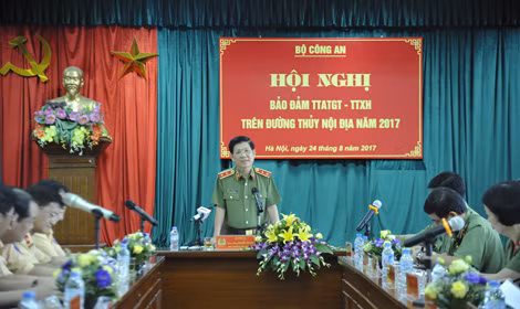 Thứ trưởng Nguyễn Văn Sơn phát biểu chỉ đạo tại Hội nghị.